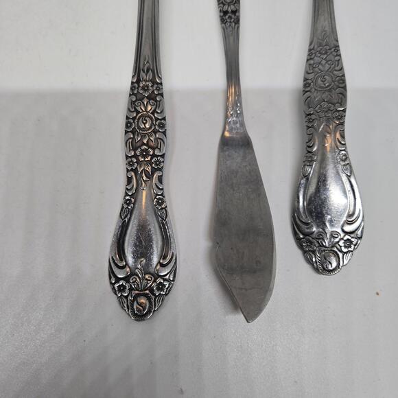 Oneida Northland CAROLINA Flatware 51 Pieces Set Stainless steel w/serving pcs